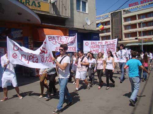 Foto Protest impotriva violentei in Baia Mare (C) eMM.ro